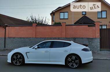 Фастбек Porsche Panamera 2011 в 