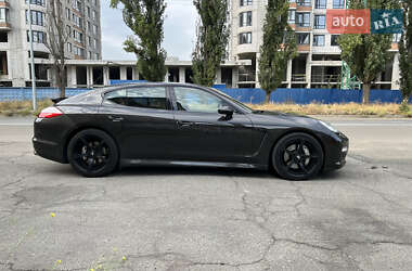 Лифтбек Porsche Panamera 2009 в 
