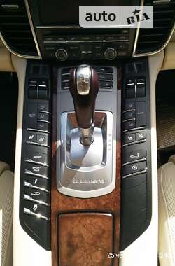 Фастбэк Porsche Panamera 2011 в 