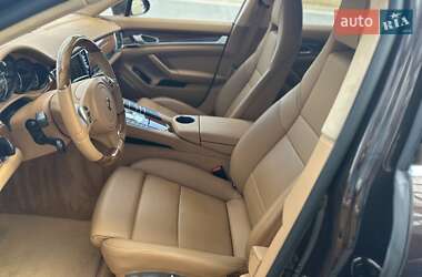 Фастбэк Porsche Panamera 2010 в 