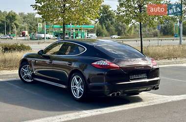 Фастбэк Porsche Panamera 2010 в 