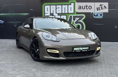 Фастбек Porsche Panamera 2011 в Києві