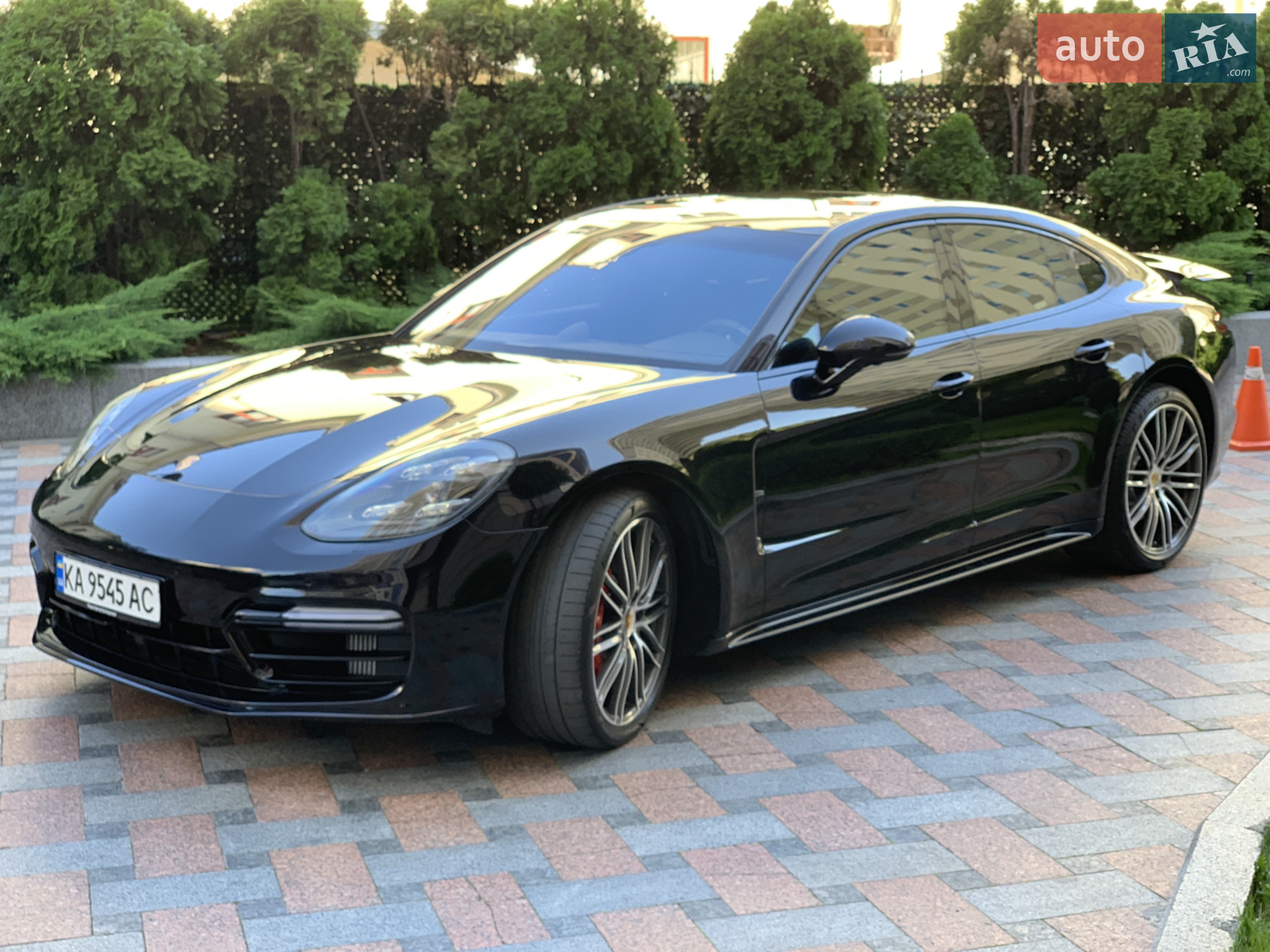 2016 Porsche Panamera - мініатюра 2