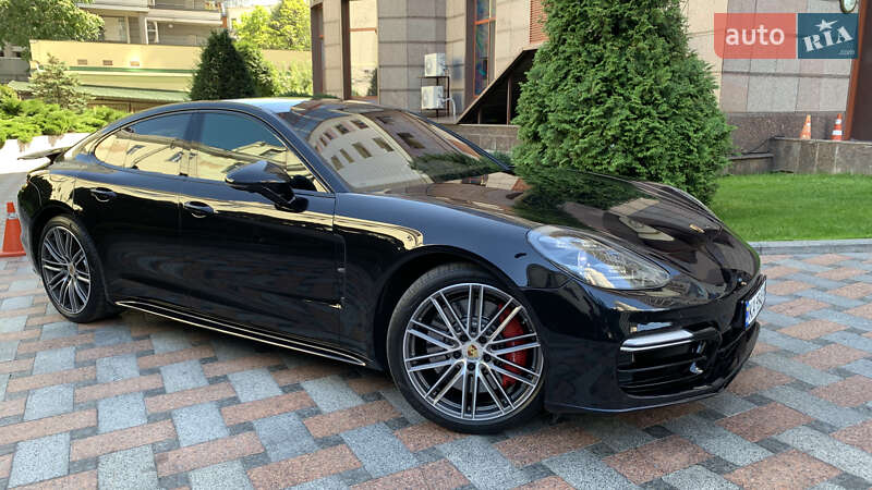 Фастбэк Porsche Panamera 2016 в Киеве