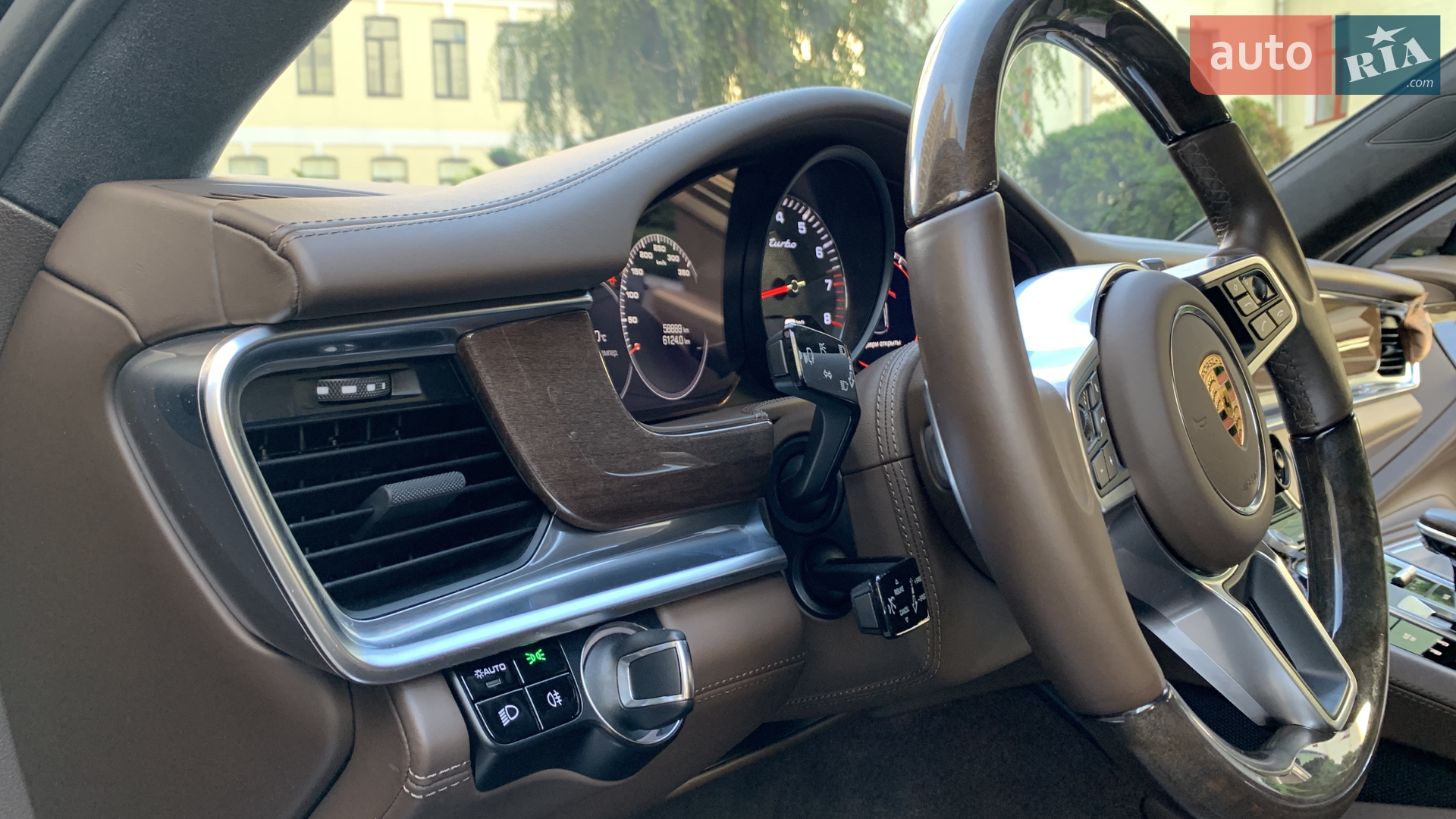 2016 Porsche Panamera - мініатюра 35
