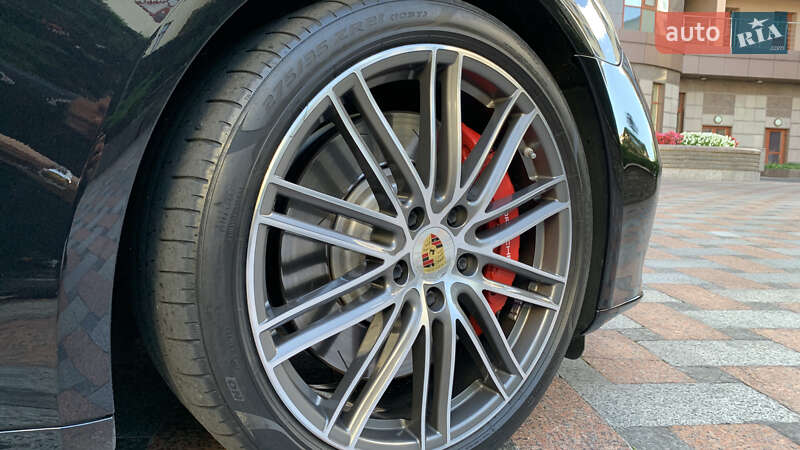 Фастбэк Porsche Panamera 2016 в Киеве