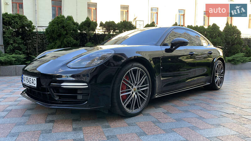 Фастбэк Porsche Panamera 2016 в Киеве