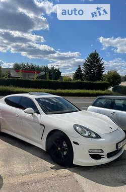 Фастбек Porsche Panamera 2011 в Києві