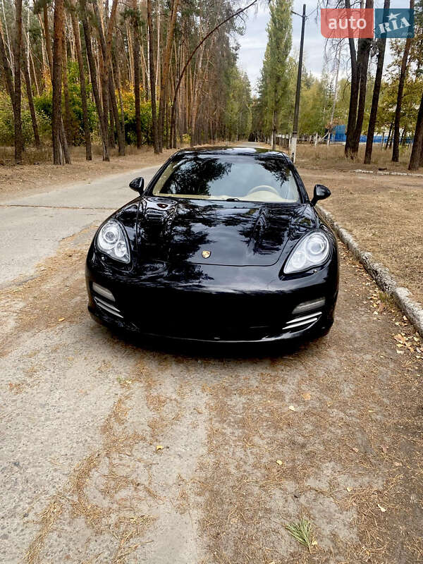 Фастбэк Porsche Panamera 2010 в Харькове