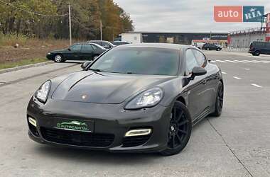 Фастбек Porsche Panamera 2012 в Києві