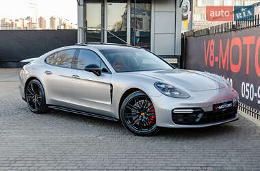 Фастбэк Porsche Panamera 2019 в Киеве