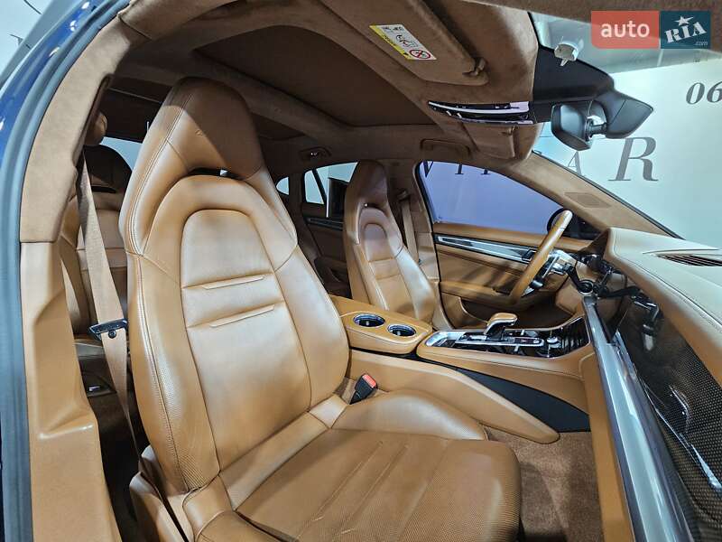 Фастбэк Porsche Panamera 2017 в Киеве