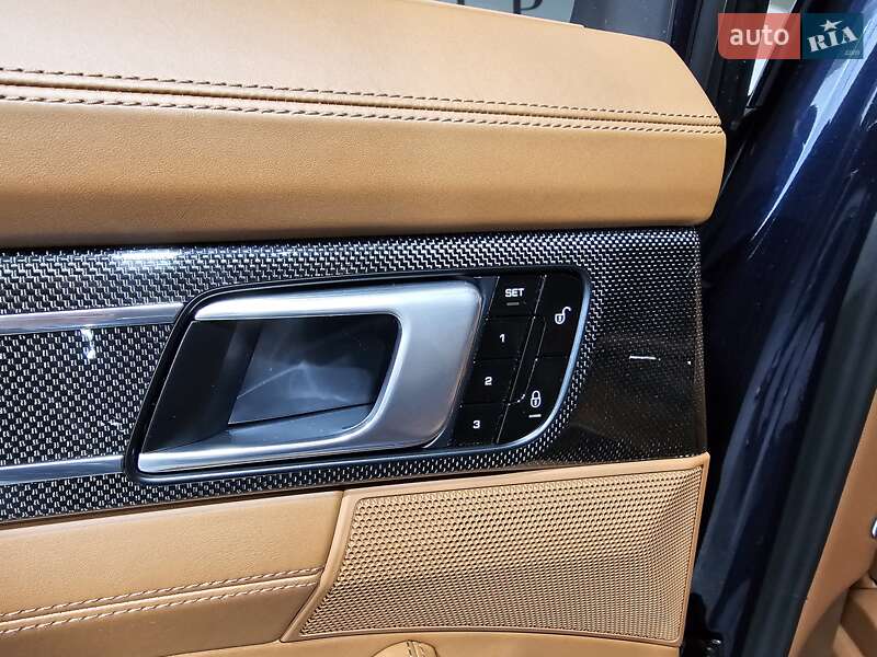 Фастбэк Porsche Panamera 2017 в Киеве