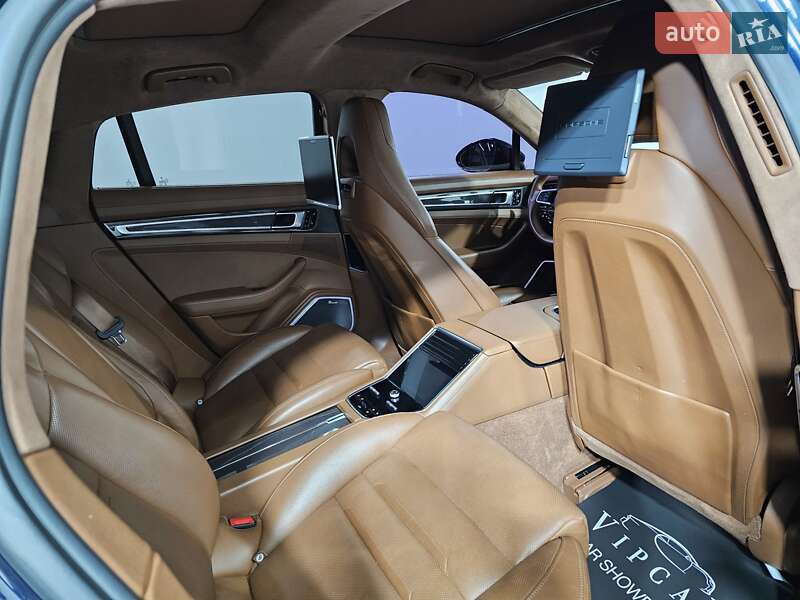 Фастбэк Porsche Panamera 2017 в Киеве