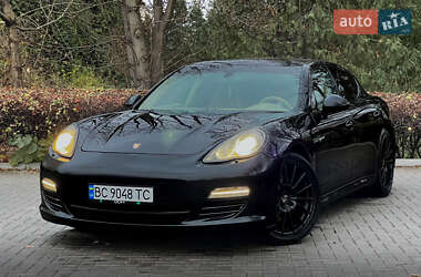 Фастбэк Porsche Panamera 2011 в Львове