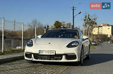 Фастбэк Porsche Panamera 2017 в 