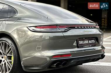 Фастбэк Porsche Panamera 2023 в Киеве