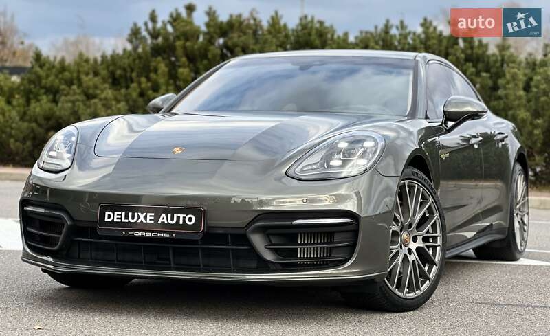 Фастбэк Porsche Panamera 2023 в Киеве