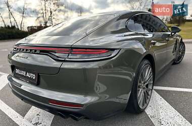 Фастбэк Porsche Panamera 2023 в Киеве