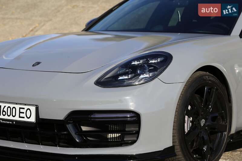 Фастбэк Porsche Panamera 2019 в Киеве