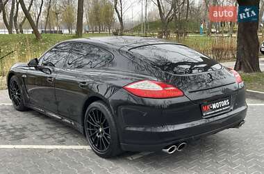 Фастбэк Porsche Panamera 2011 в Киеве