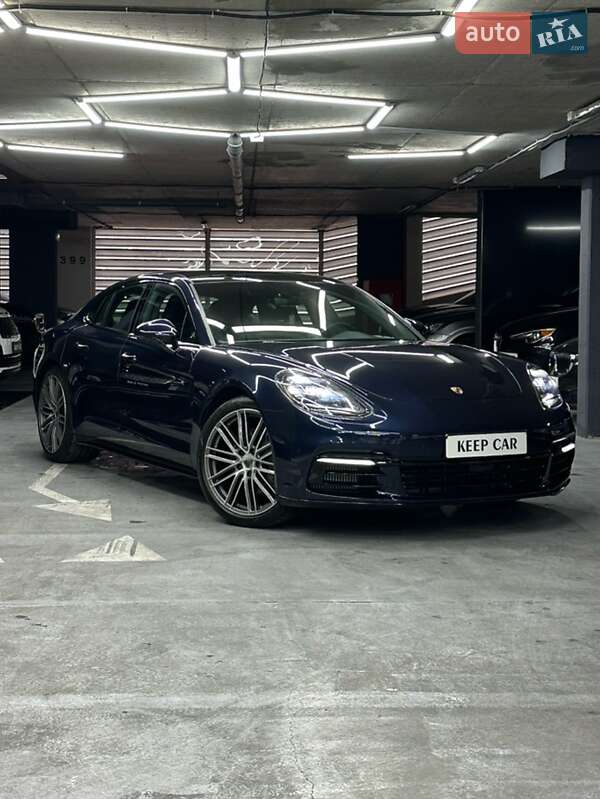 Фастбэк Porsche Panamera 2018 в 