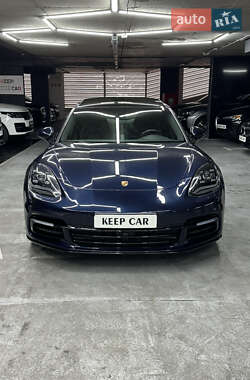 Фастбэк Porsche Panamera 2018 в 