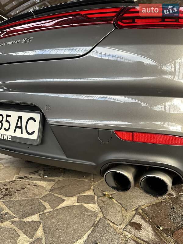 Фастбэк Porsche Panamera 2013 в Ворзеле