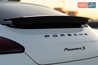 Фастбэк Porsche Panamera 2013 в Киеве