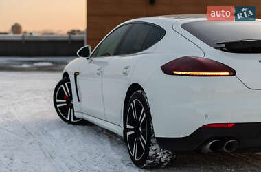 Фастбэк Porsche Panamera 2013 в Киеве