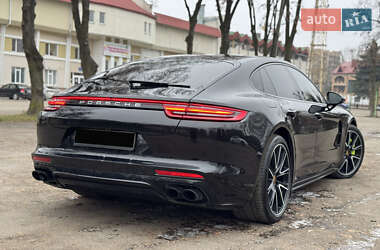 Фастбэк Porsche Panamera 2018 в Тернополе