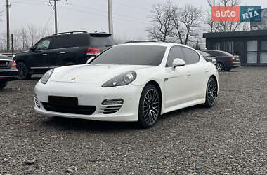 Фастбек Porsche Panamera 2011 в Хусті