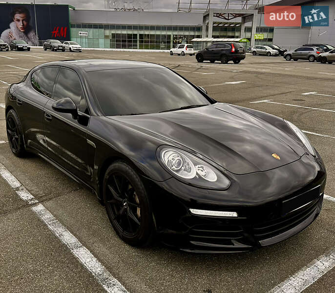 Фастбек Porsche Panamera 2013 в Києві