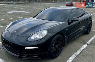 Фастбек Porsche Panamera 2013 в Києві