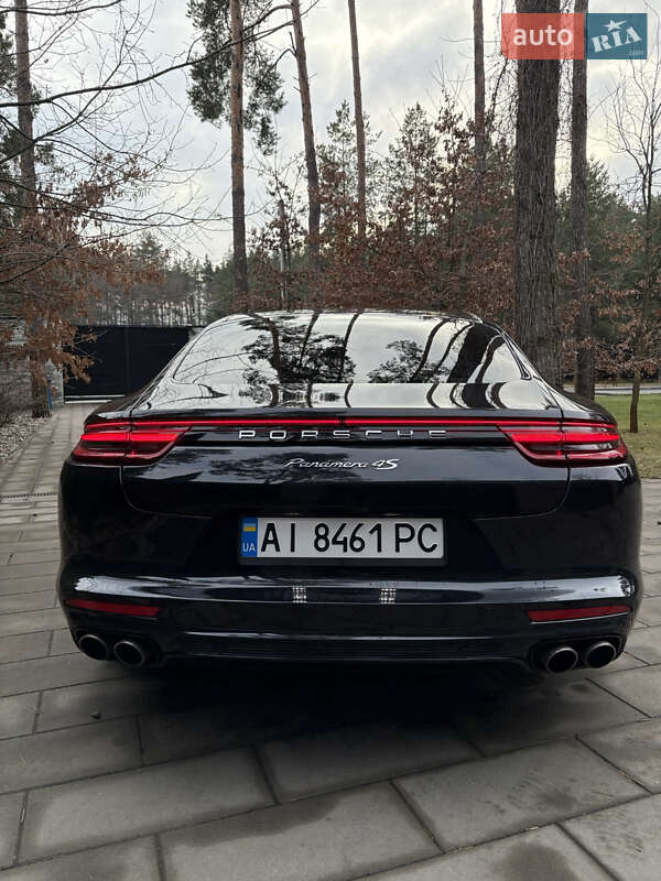 Фастбек Porsche Panamera 2016 в Василькові