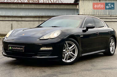 Фастбек Porsche Panamera 2009 в Києві