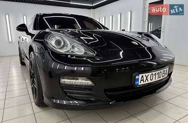 Фастбэк Porsche Panamera 2011 в Киеве