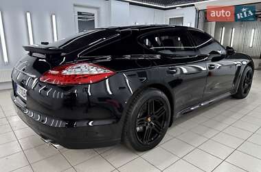 Фастбэк Porsche Panamera 2011 в Киеве