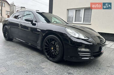 Фастбэк Porsche Panamera 2011 в 