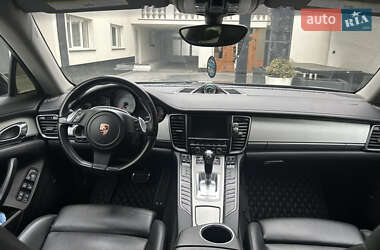 Фастбэк Porsche Panamera 2011 в 