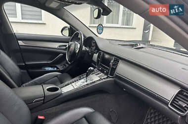 Фастбэк Porsche Panamera 2011 в 