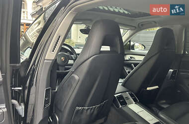 Фастбэк Porsche Panamera 2011 в 