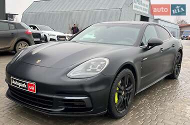 Фастбек Porsche Panamera 2017 в Львові