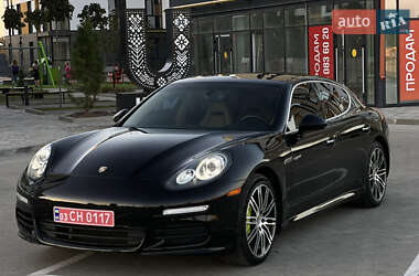 Фастбек Porsche Panamera 2014 в Володимирі