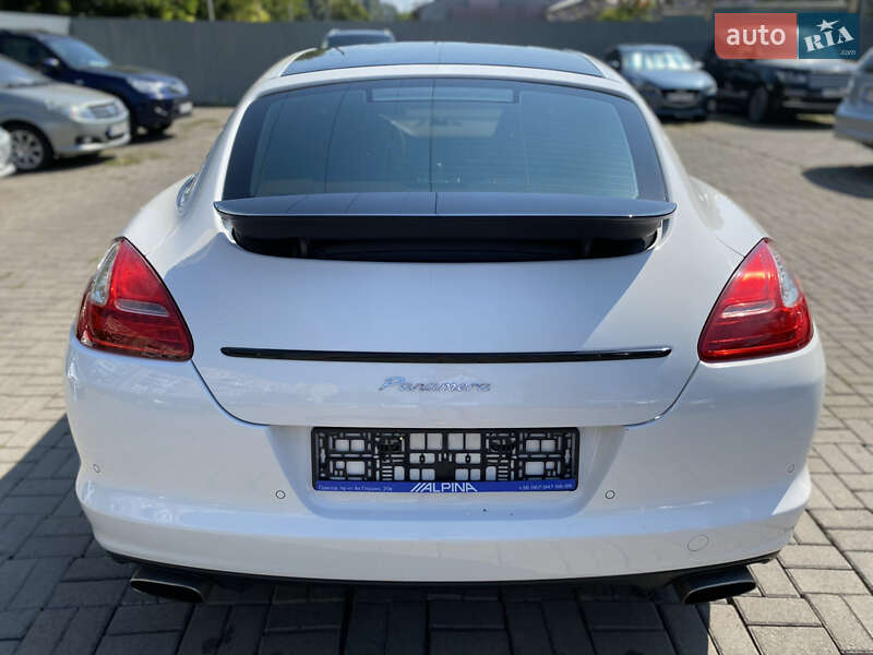 Фастбек Porsche Panamera 2012 в Одесі
