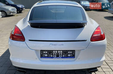 Фастбэк Porsche Panamera 2012 в 