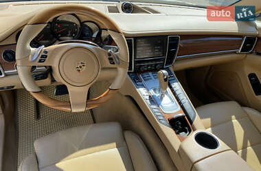 Фастбэк Porsche Panamera 2012 в 