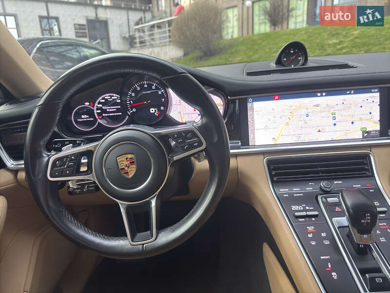 Фастбэк Porsche Panamera 2017 в Киеве