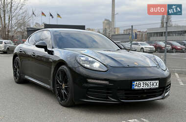 Фастбек Porsche Panamera 2014 в Києві