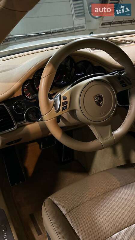 Фастбек Porsche Panamera 2013 в Києві